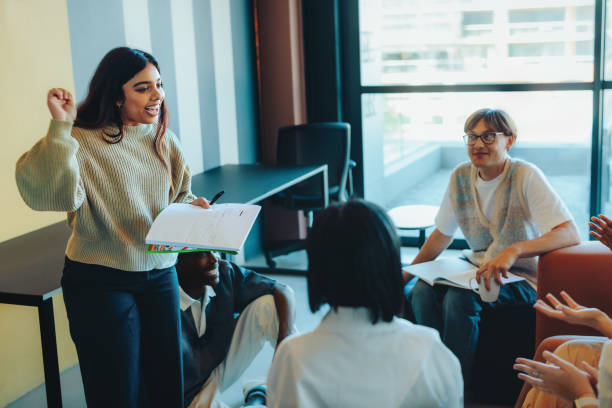Tips Public Speaking Mahasiswa dan Cara Mengatasi Gugup Saat Presentasi